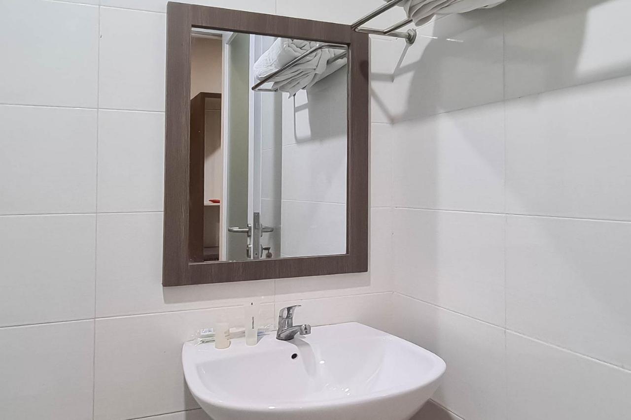 Gaia Asri Hotel Pamanukan Hilir Exteriör bild