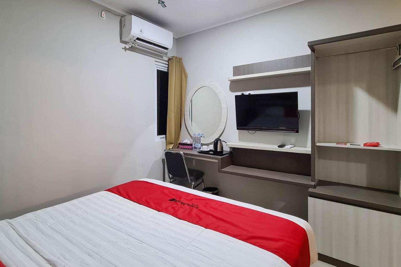 Gaia Asri Hotel Pamanukan Hilir Exteriör bild