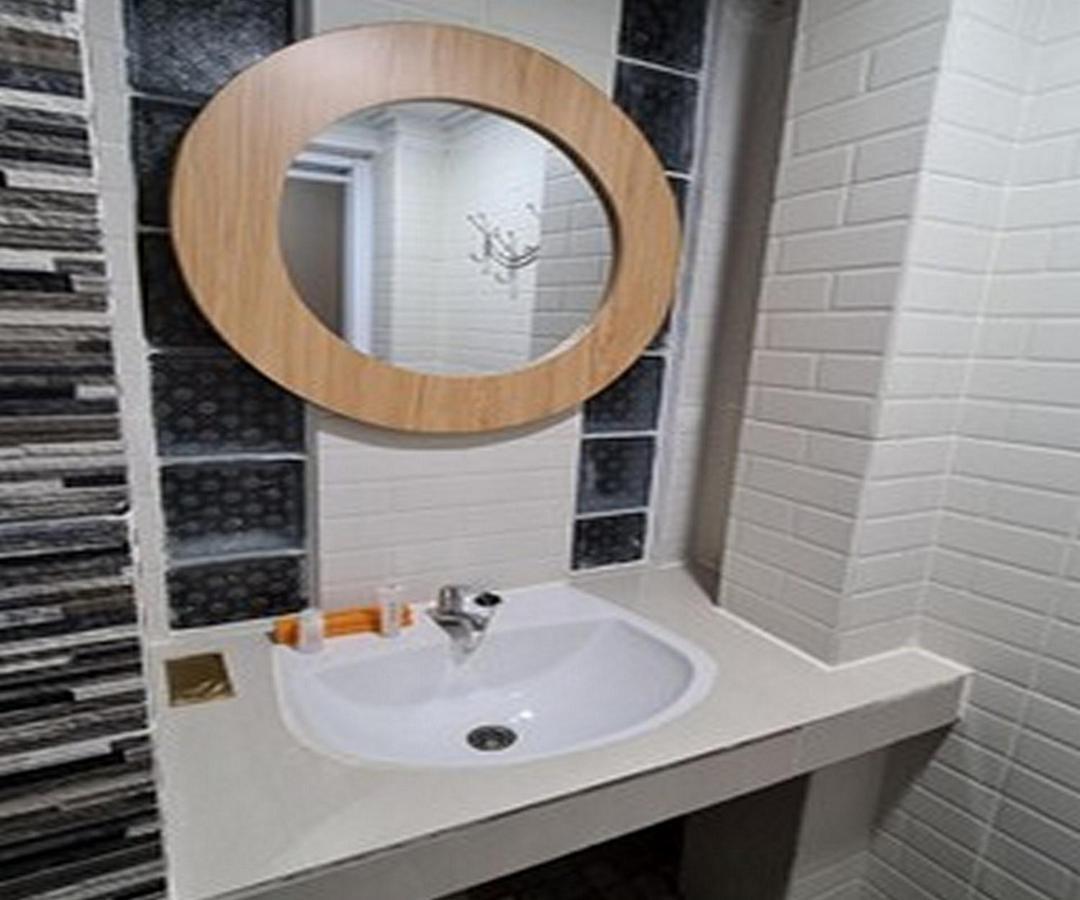 Gaia Asri Hotel Pamanukan Hilir Exteriör bild
