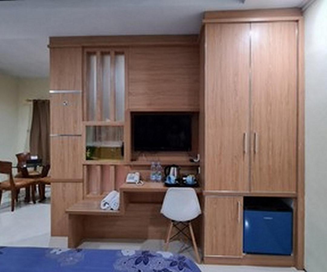 Gaia Asri Hotel Pamanukan Hilir Exteriör bild
