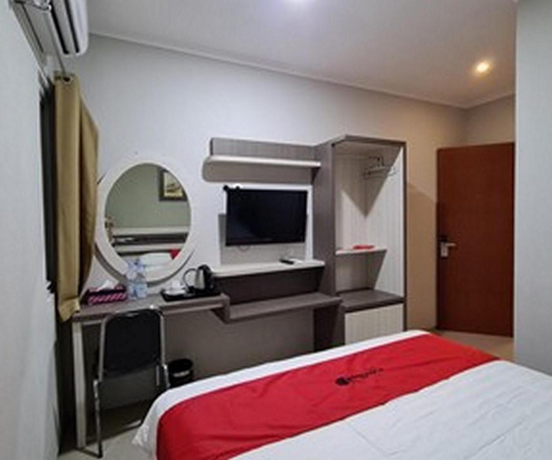 Gaia Asri Hotel Pamanukan Hilir Exteriör bild