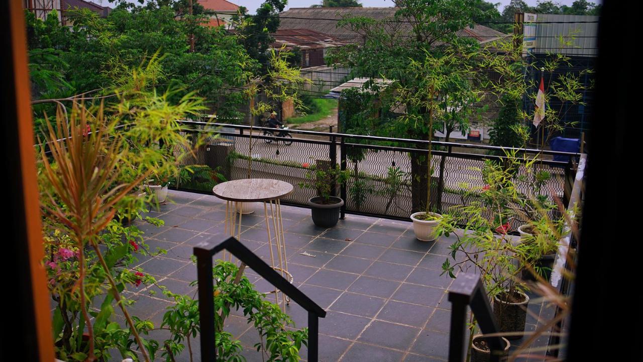 Gaia Asri Hotel Pamanukan Hilir Exteriör bild