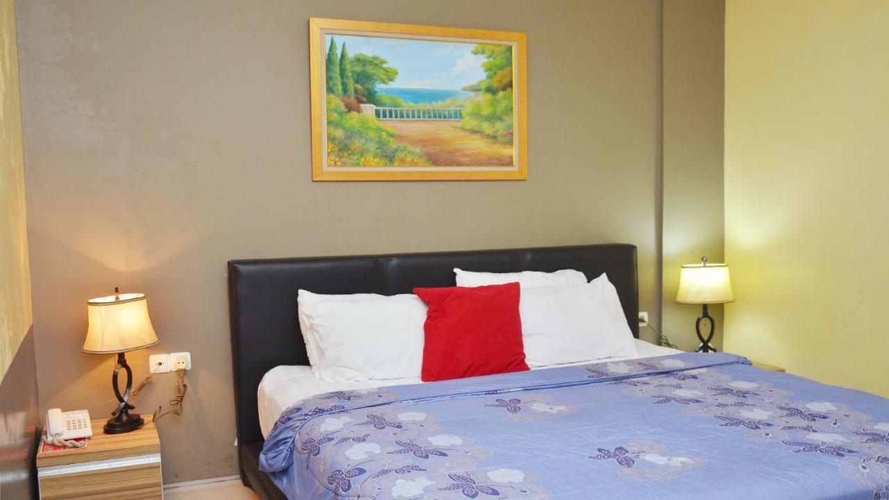 Gaia Asri Hotel Pamanukan Hilir Exteriör bild