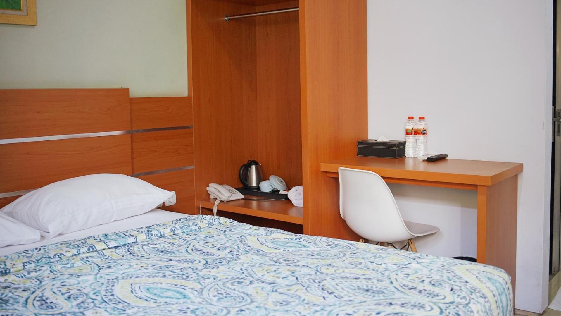 Gaia Asri Hotel Pamanukan Hilir Rum bild